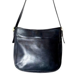 Coach Black Leather Classic Crossbody Messenger Bag With Adjustable Strap